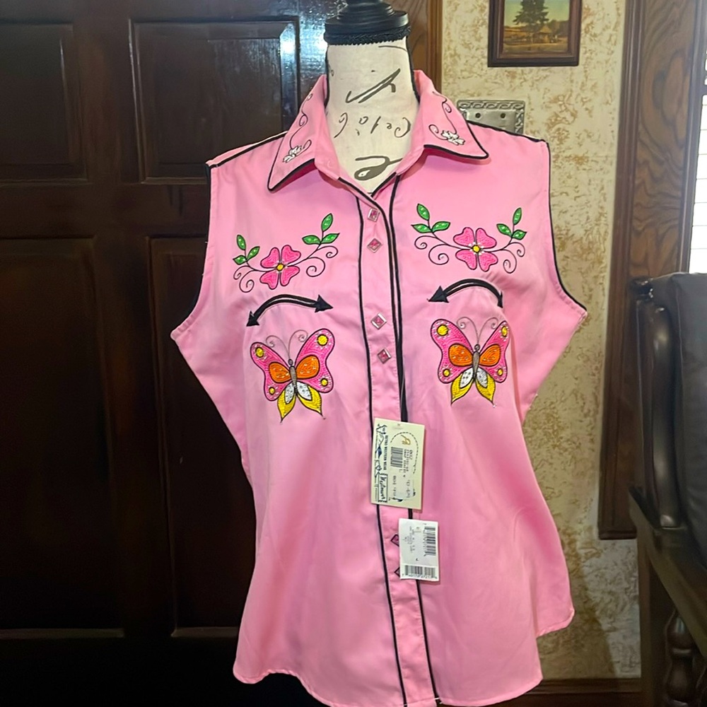 beautiful pink western shirt , large  with tag, with flowers and shiny stones